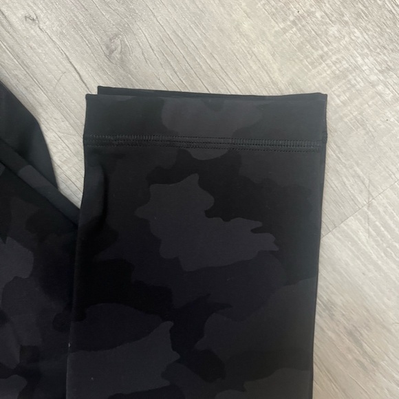 Lululemon camouflage high rise  Swift Speed HR 21” Tights Cropped pant… - Picture 13 of 16